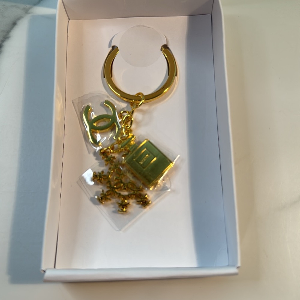 CC Beaute Gold Key Holder Accessory with Three Charms - Picture 2 of 4